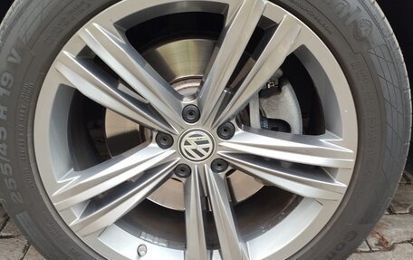 Volkswagen Tiguan II, 2018 год, 3 300 000 рублей, 8 фотография