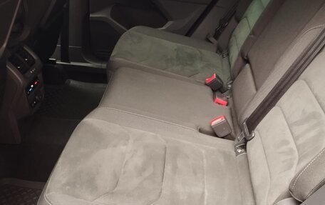 Volkswagen Tiguan II, 2018 год, 3 300 000 рублей, 12 фотография