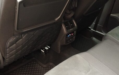 Volkswagen Tiguan II, 2018 год, 3 300 000 рублей, 13 фотография