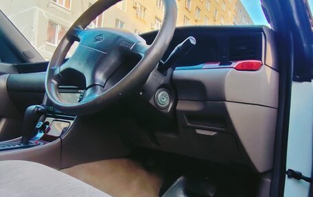 Nissan Laurel VIII, 1998 год, 600 000 рублей, 32 фотография