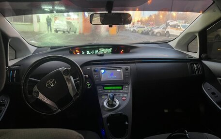 Toyota Prius, 2012 год, 490 000 рублей, 10 фотография