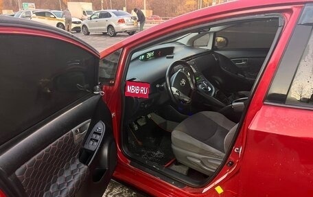 Toyota Prius, 2012 год, 490 000 рублей, 9 фотография