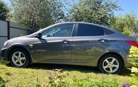 Hyundai Solaris II рестайлинг, 2013 год, 800 000 рублей, 1 фотография