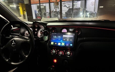 Mitsubishi Outlander III рестайлинг 3, 2007 год, 700 000 рублей, 26 фотография