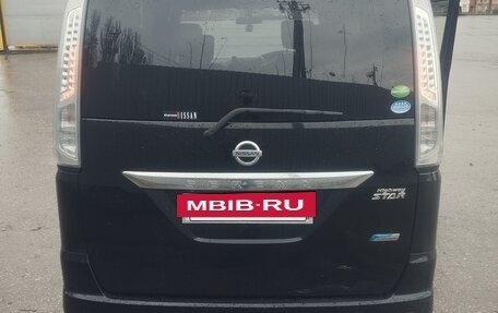 Nissan Serena IV, 2013 год, 1 300 000 рублей, 2 фотография