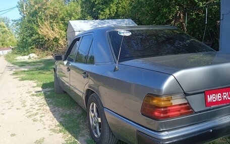Mercedes-Benz W124, 1985 год, 450 000 рублей, 2 фотография