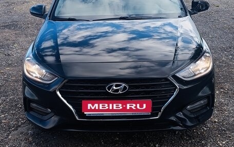 Hyundai Solaris II рестайлинг, 2017 год, 1 000 000 рублей, 8 фотография