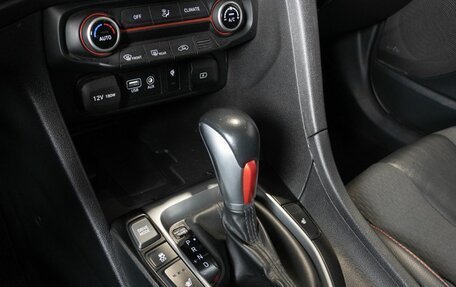 Hyundai Veloster II, 2019 год, 1 700 000 рублей, 5 фотография