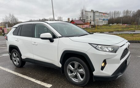 Toyota RAV4, 2020 год, 2 950 000 рублей, 3 фотография