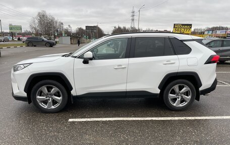 Toyota RAV4, 2020 год, 2 950 000 рублей, 8 фотография