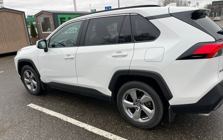 Toyota RAV4, 2020 год, 2 950 000 рублей, 9 фотография