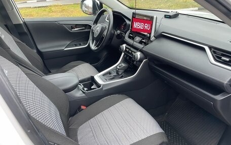 Toyota RAV4, 2020 год, 2 950 000 рублей, 13 фотография