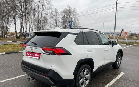 Toyota RAV4, 2020 год, 2 950 000 рублей, 4 фотография