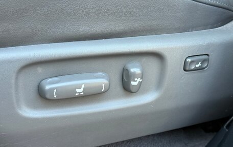 Toyota Land Cruiser 200, 2008 год, 2 700 000 рублей, 30 фотография