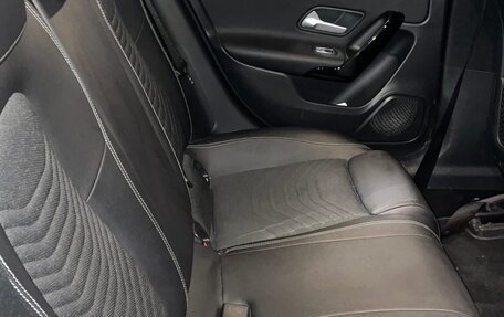 Mercedes-Benz A-Класс, 2018 год, 2 450 000 рублей, 4 фотография