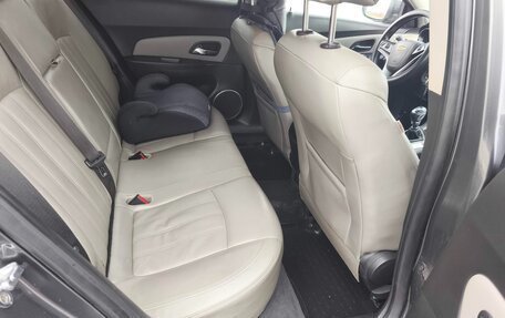 Chevrolet Cruze II, 2011 год, 650 000 рублей, 10 фотография