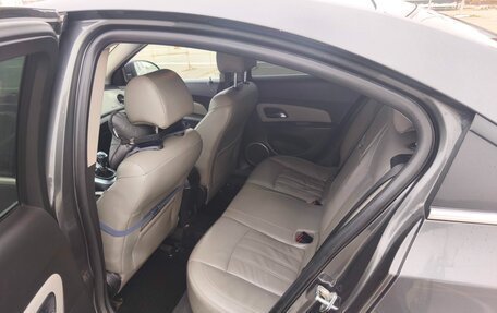 Chevrolet Cruze II, 2011 год, 650 000 рублей, 9 фотография