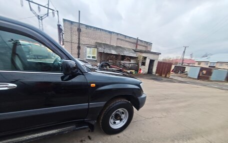 Toyota Land Cruiser 100 рестайлинг 2, 2004 год, 1 599 999 рублей, 6 фотография