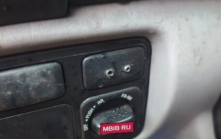 Toyota Land Cruiser 100 рестайлинг 2, 2004 год, 1 599 999 рублей, 22 фотография