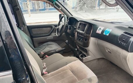 Toyota Land Cruiser 100 рестайлинг 2, 2004 год, 1 599 999 рублей, 24 фотография