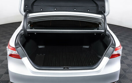 Toyota Camry, 2021 год, 2 990 000 рублей, 10 фотография