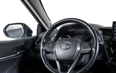 Toyota Camry, 2021 год, 2 990 000 рублей, 16 фотография