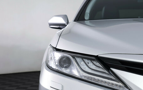 Toyota Camry, 2021 год, 2 990 000 рублей, 24 фотография