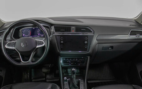 Volkswagen Tiguan II, 2021 год, 3 540 000 рублей, 13 фотография