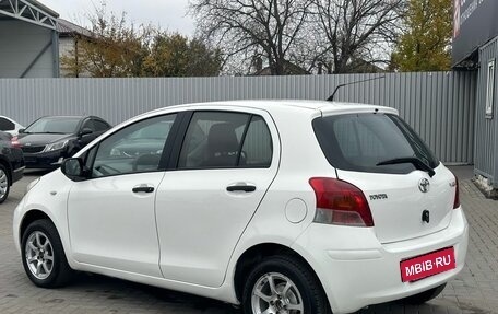 Toyota Yaris III рестайлинг, 2009 год, 579 900 рублей, 4 фотография