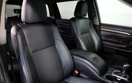 Toyota Highlander III, 2014 год, 3 199 000 рублей, 10 фотография