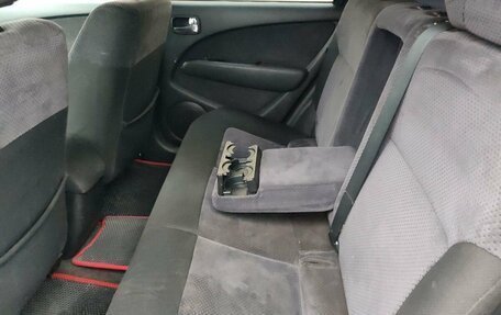 Mitsubishi Outlander III рестайлинг 3, 2004 год, 429 000 рублей, 10 фотография