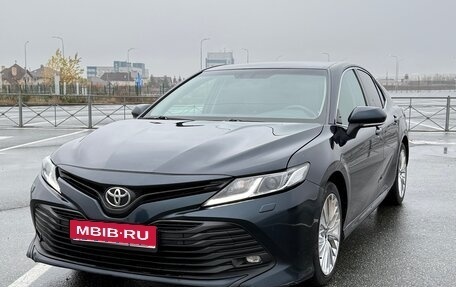 Toyota Camry, 2018 год, 2 050 000 рублей, 1 фотография