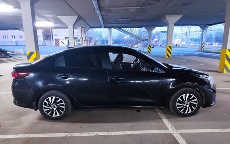 KIA Rio IV, 2021 год, 1 450 000 рублей, 3 фотография