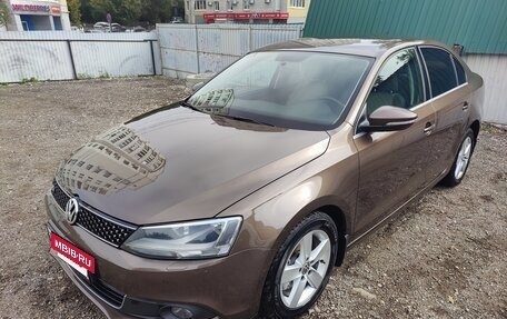 Volkswagen Jetta VI, 2012 год, 1 050 000 рублей, 2 фотография