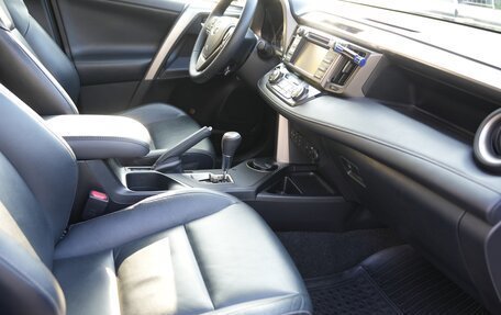 Toyota RAV4, 2013 год, 2 500 000 рублей, 31 фотография