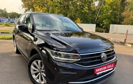 Volkswagen Tiguan II, 2020 год, 2 650 000 рублей, 3 фотография
