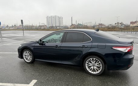 Toyota Camry, 2018 год, 2 050 000 рублей, 7 фотография