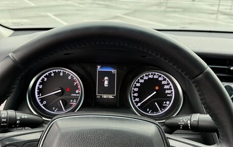 Toyota Camry, 2018 год, 2 050 000 рублей, 9 фотография