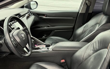 Toyota Camry, 2018 год, 2 050 000 рублей, 8 фотография