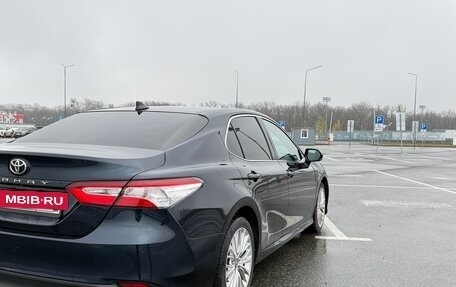 Toyota Camry, 2018 год, 2 050 000 рублей, 4 фотография