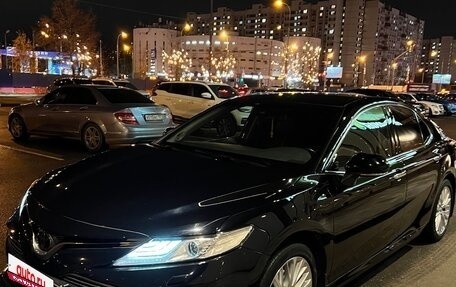 Toyota Camry, 2019 год, 2 850 000 рублей, 10 фотография