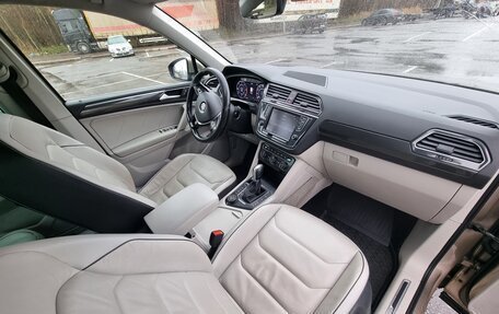 Volkswagen Tiguan II, 2017 год, 2 300 000 рублей, 13 фотография