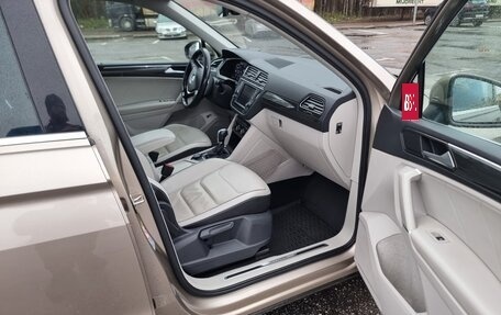 Volkswagen Tiguan II, 2017 год, 2 300 000 рублей, 14 фотография