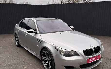 BMW 5 серия, 2006 год, 3 300 000 рублей, 1 фотография