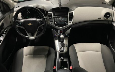 Chevrolet Cruze II, 2012 год, 800 000 рублей, 16 фотография