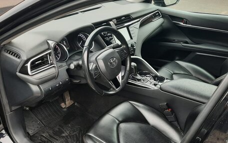 Toyota Camry, 2019 год, 2 400 000 рублей, 8 фотография