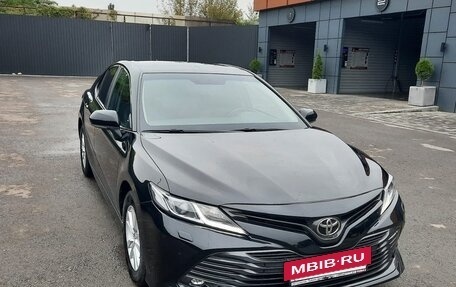 Toyota Camry, 2019 год, 2 400 000 рублей, 2 фотография