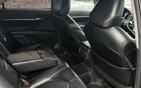 Toyota Camry, 2019 год, 2 400 000 рублей, 13 фотография