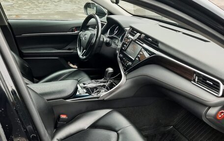 Toyota Camry, 2019 год, 2 400 000 рублей, 14 фотография