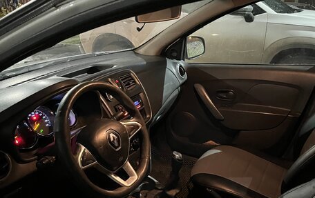 Renault Logan II, 2018 год, 670 000 рублей, 7 фотография